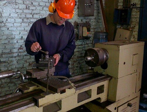 Inicio 24 hombre en fabrica pardel